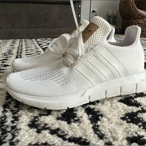 Womens adidas Swift Run Athletic Shoe - White Monochrome size 5
